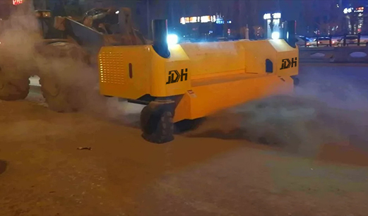 因为有你，这个雪天不在寒冷，除雪保障——万搏·体育为您服务(图1)