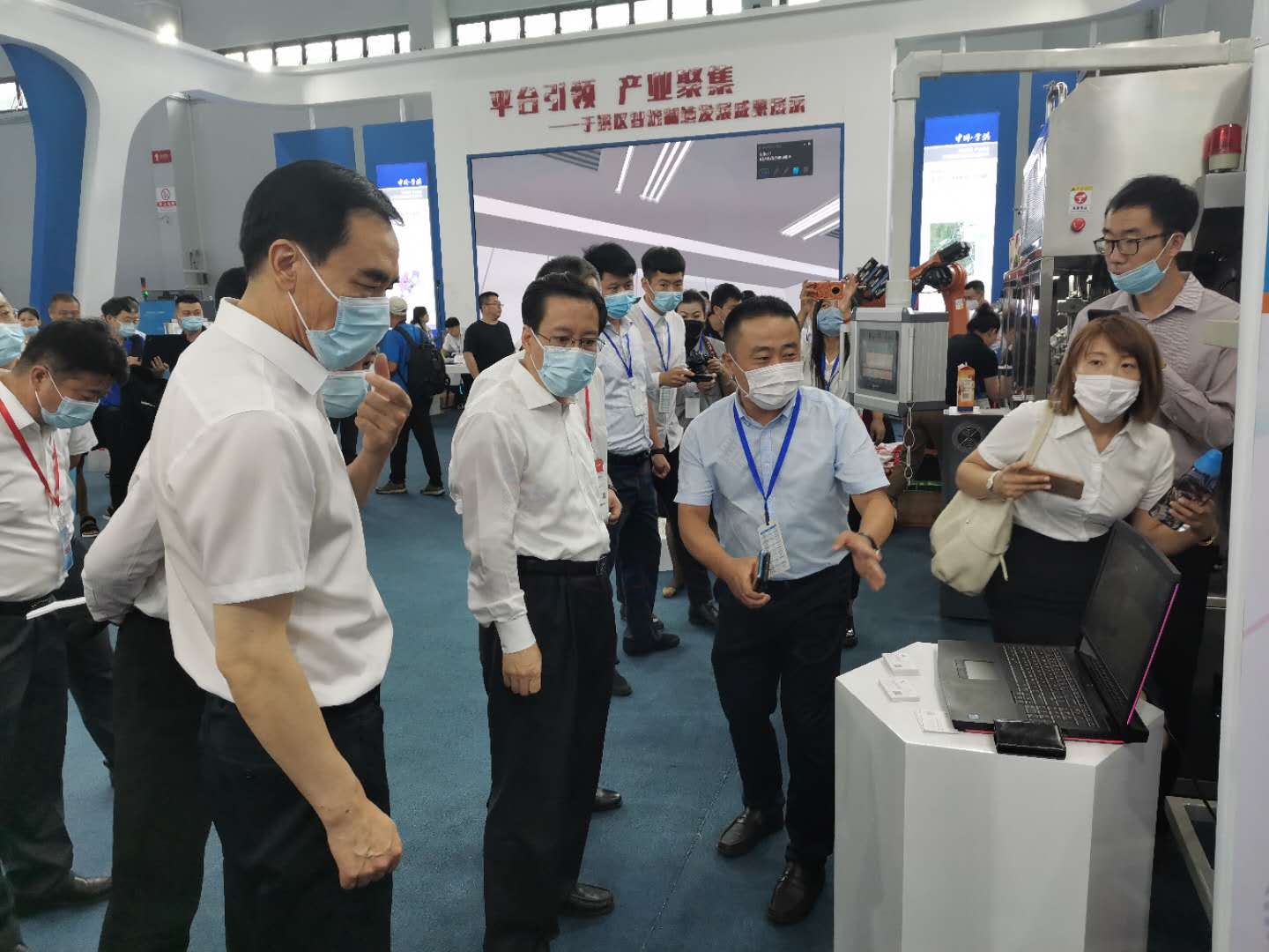 制博会即将落幕,万搏·体育精彩继续(图2) 制博会即将落幕,万搏·体育精彩继续(图2)
